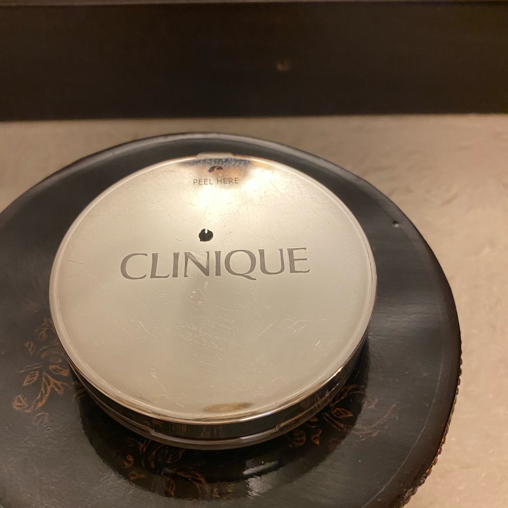 Clinique superpowder compact
